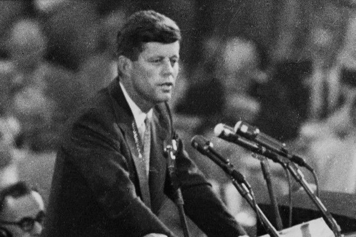 Волна архивных документов: загадок смерти Кеннеди не убавилось