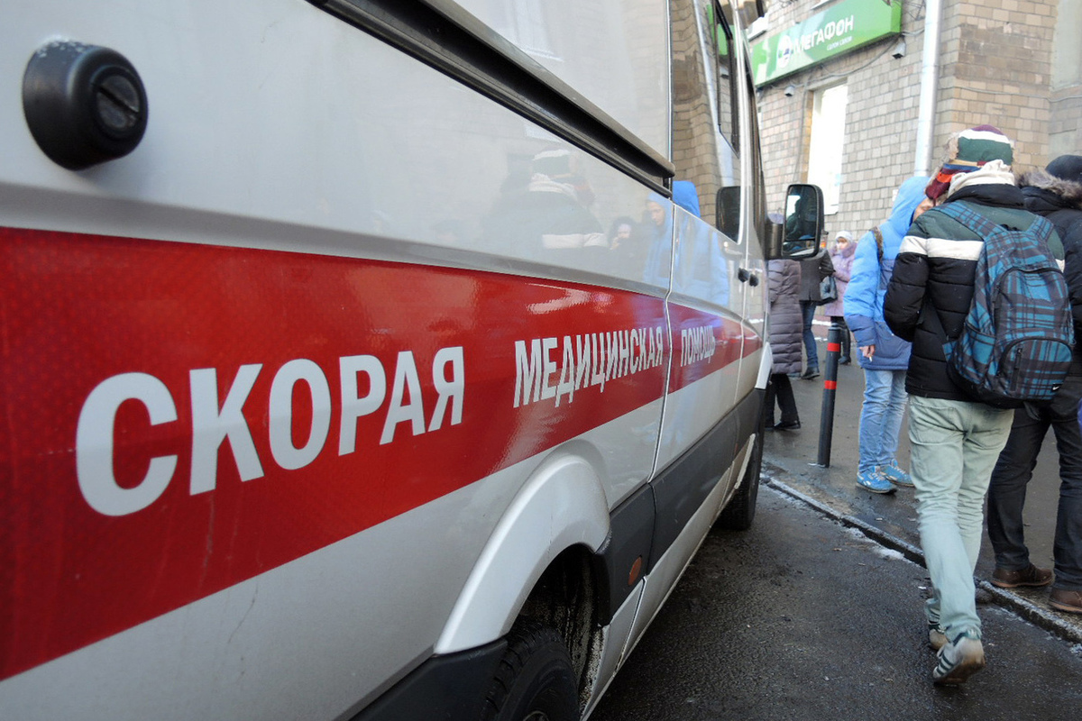 Охраннику, заступившемуся за девушек, отрезали ухо в центре Москвы Охраннику, заступившемуся за девушек, отрезали ухо в центре Москвы