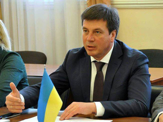Украине придают статус: в Киев едет представитель по децентрализации Украине придают статус: в Киев едет представитель по децентрализации