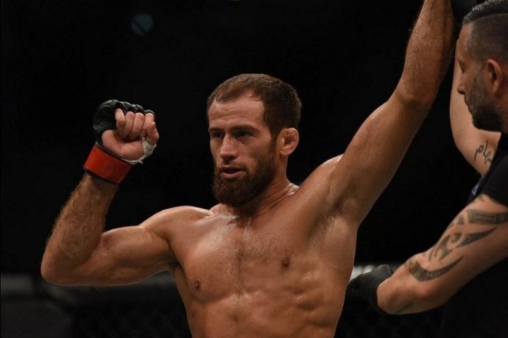 Майрбек Тайсумов: «Завоюю пояс UFC, оставлю его и буду помогать детям» Майрбек Тайсумов: «Завоюю пояс UFC, оставлю его и буду помогать детям»