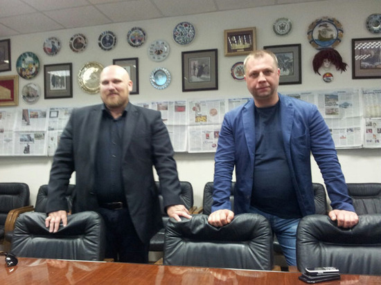 Экс-руководители ДНР: «У Донбасса остался один путь — в Россию» Экс-руководители ДНР: «У Донбасса остался один путь — в Россию»