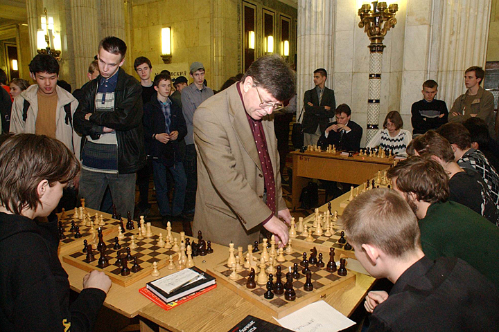 С ухода из жизни шахматного обозревателя Евгения Гика прошел год