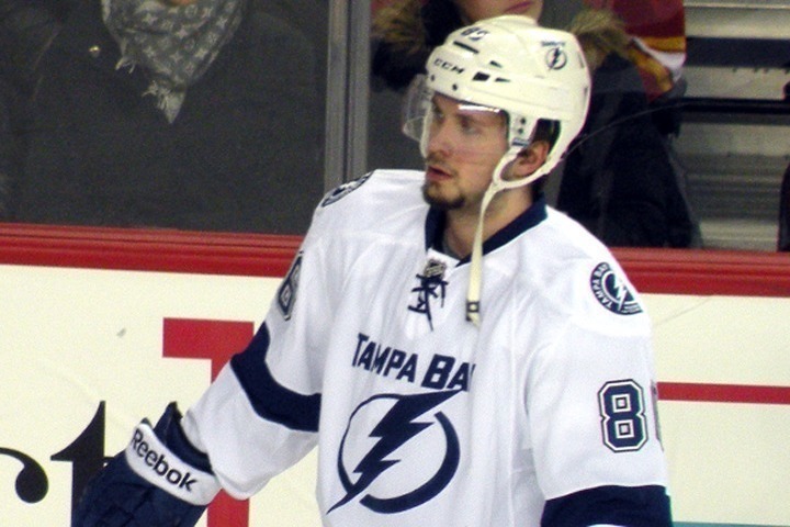 Кучеров обогнал Овечкина в списке снайперов НХЛ